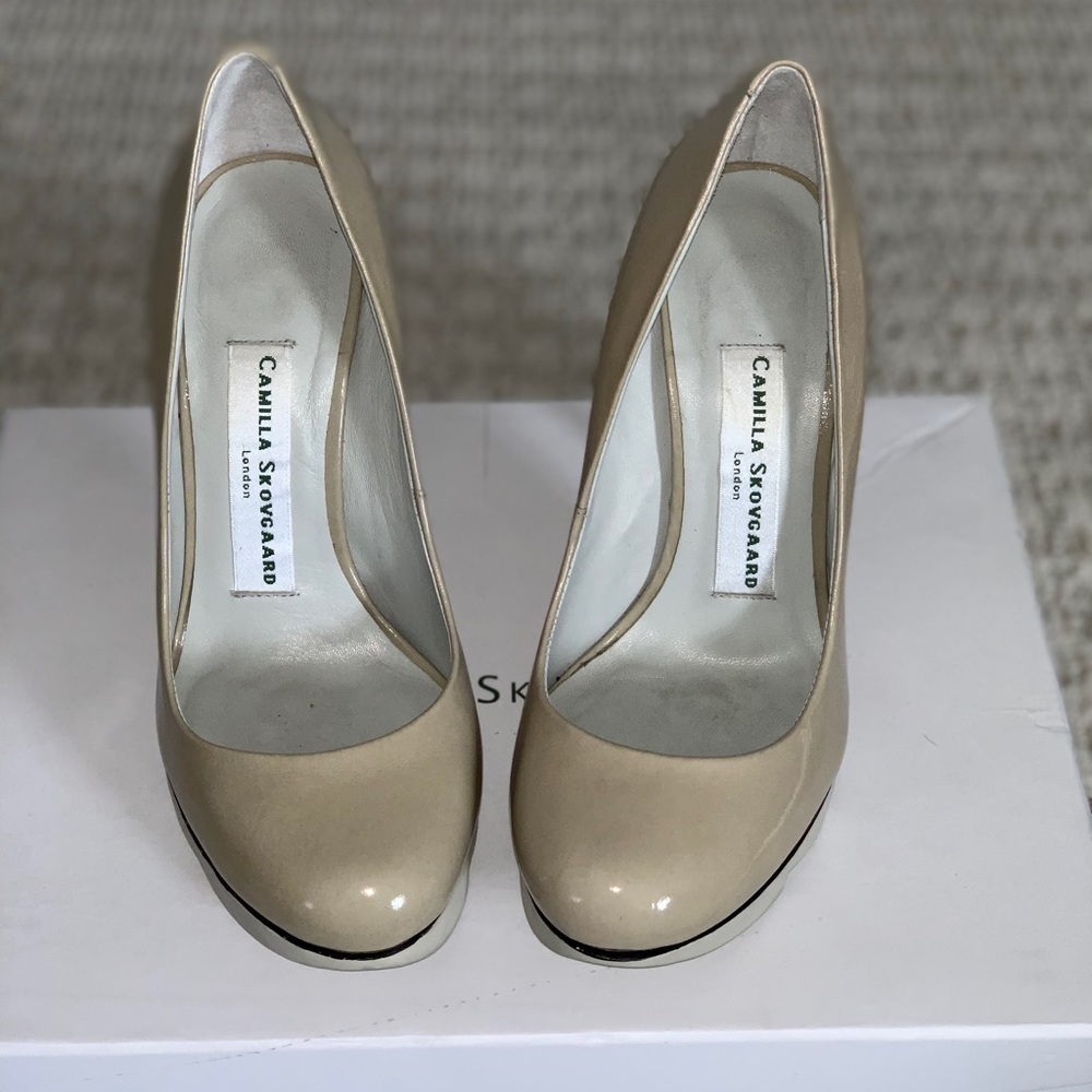 Unique nude patent platform stiletto